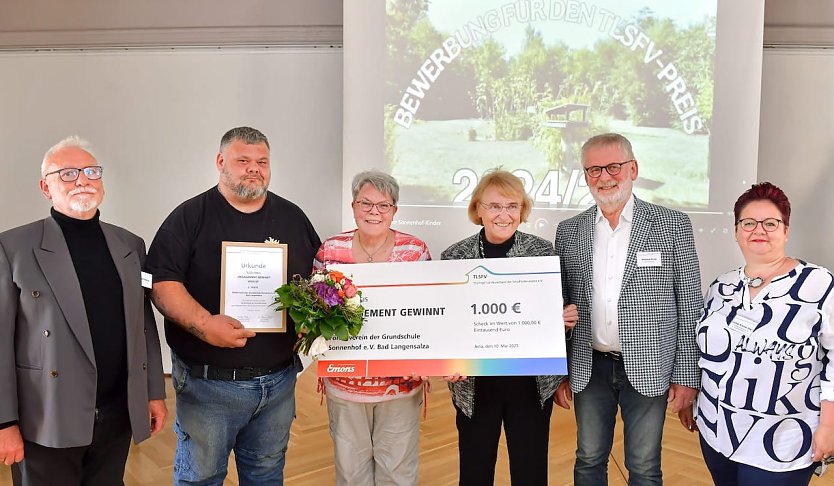Der F&ouml;rderverein der Grundschule "Sonnenhof" erh&auml;lt f&uuml;r sein Arboretum-Projekt einen landesweiten Preis (Foto: TLSFV)