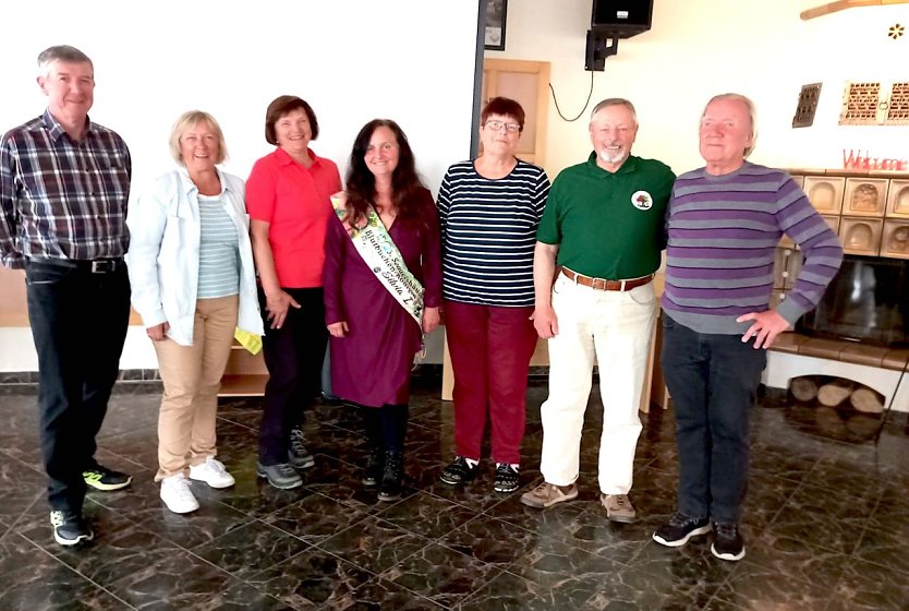 (Mitte) Amtierenden Sondersh&auml;user Blutbuchenk&ouml;nigin, Silvia I. (Foto: Wolfgang Lehmann)