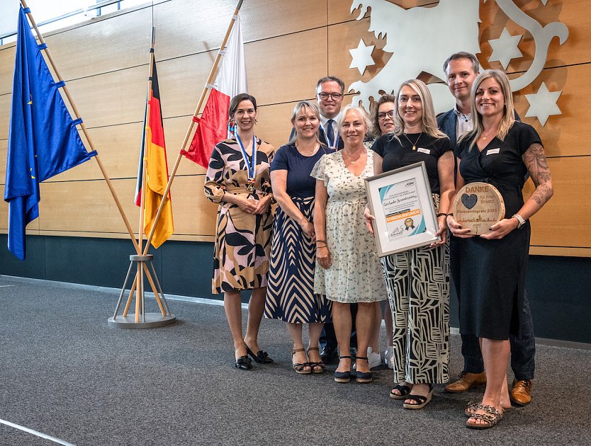 Auszeichnung im Landtag mit Ministerpr&auml;sident Voigt (3.v.l.) (Foto: CDU)