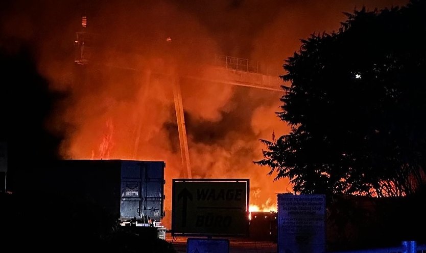 Brand in der Nacht (Foto: Polizei)
