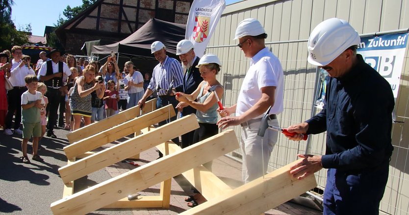 Richtfest an der neuen Ilfelder Grundschule (Foto: ykh)