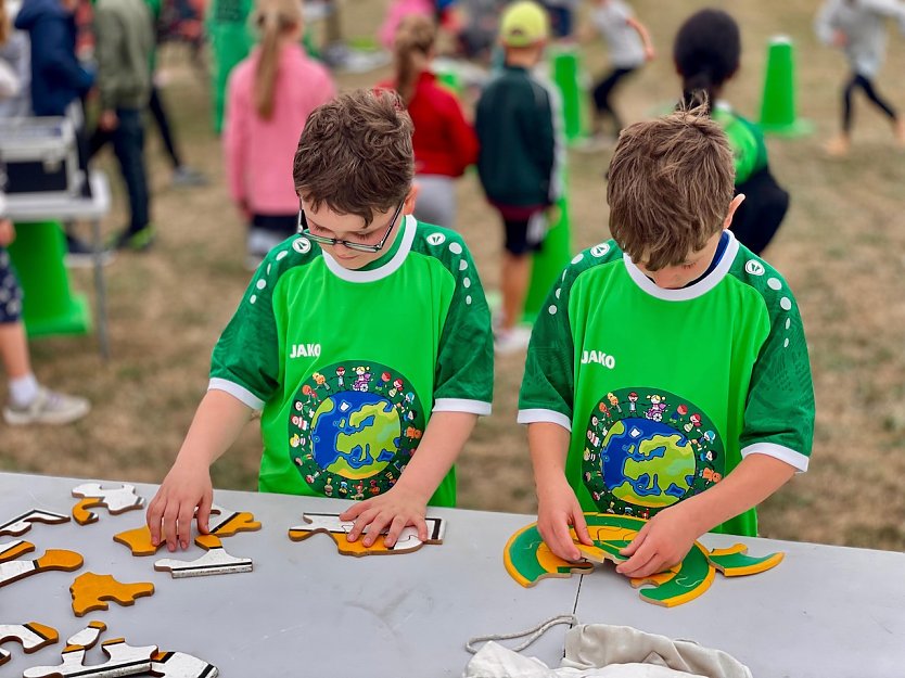 Die Grundschule Bertolt Brecht beim Sporttag (Foto: A.Petereit)