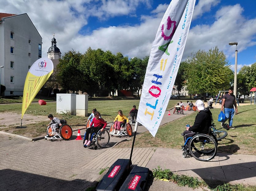 "Fit im Viertel" in M&uuml;hlhausen: Rollstuhlparcours in der Martinivorstadt (Foto: Markus Fromm)