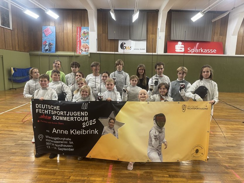 Der Fechtnachwuchs konnte mit Anne Kleibrink trainieren (Foto: Susanne Nikoleizig)