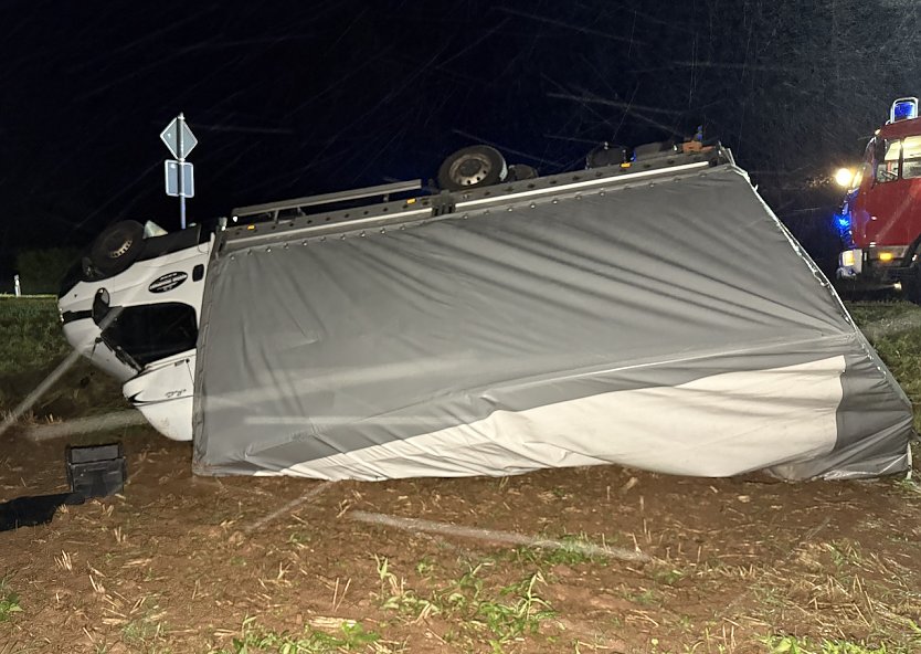 Unfall gestern Abend bei G&uuml;nzerode (Foto: S.Dietzel)