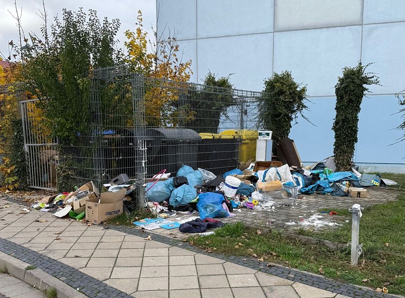 So sah es am "blauen Block" in der Gutenbergstraße bis heute Morgen aus (Foto: privat) So sah es am "blauen Block" in der Gutenbergstraße bis heute Morgen aus (Foto: privat)