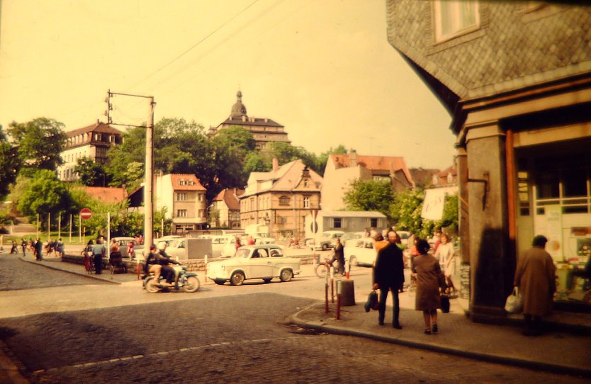 Bebrastrasse in Sondershausen im Jahr 1970 (Foto: Stadtmarketing Sondershausen GmbH) Bebrastrasse in Sondershausen im Jahr 1970 (Foto: Stadtmarketing Sondershausen GmbH)