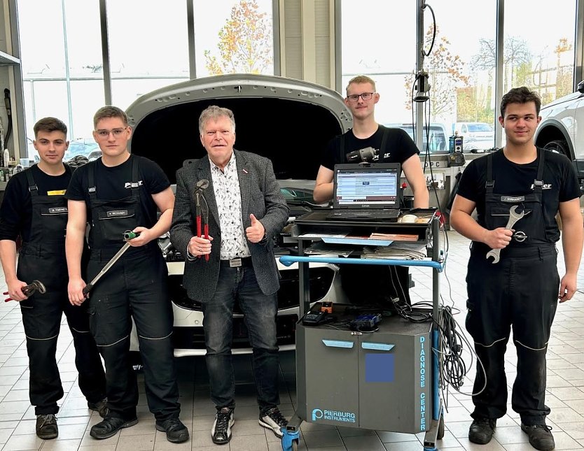 Die Autohaus Peter Gruppe l&auml;dt zum Tag der Ausbildung ein (Foto: AHP)