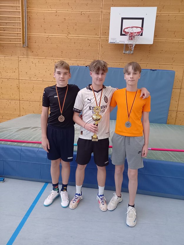 Auch die Herren sprangen um die Wette (Foto: Josefine Vargas)