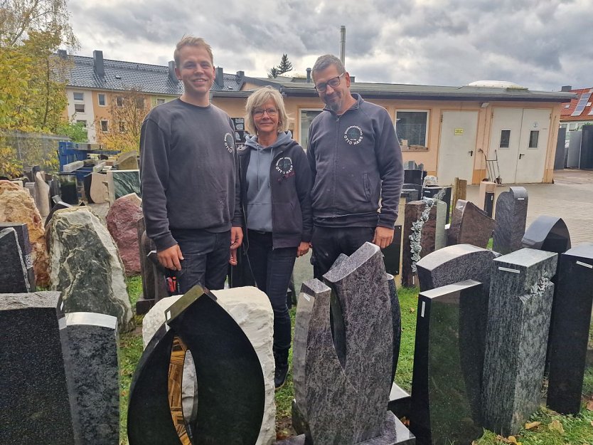 Die Steinmetz-Familie Hans geht seit einhundert Jahren mit Hammer und Meißel zu Werke (Foto: agl) Die Steinmetz-Familie Hans geht seit einhundert Jahren mit Hammer und Meißel zu Werke (Foto: agl)