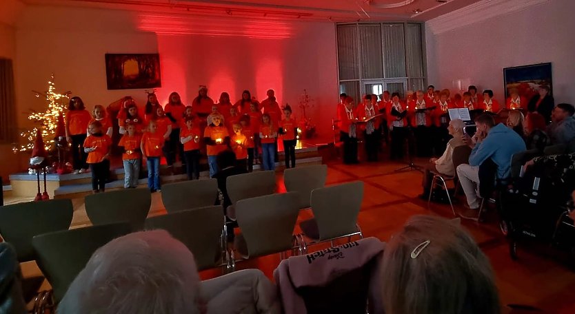 Benefizkonzert 2024 in Bad Frankenhausen mit dem Frankenh&auml;user Frauenchor und dem Kinderchor der Kurstadtgrundschule "Musik&uuml;sschen" (Foto: Frankenh&auml;user Frauenchor-Katrin Milde)