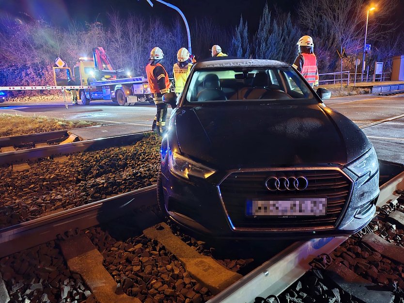 Unfall am Bahn&uuml;bergang  (Foto: Feuerwehr Breitenworbis/Silvio Dietzel)