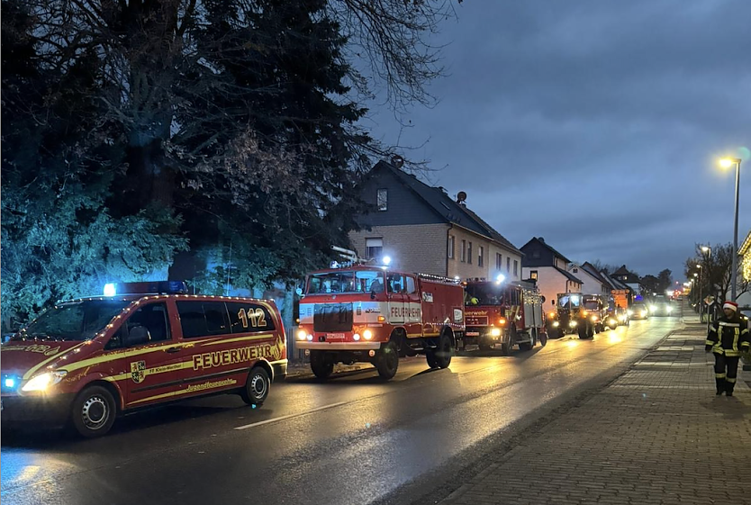 Der Nikolauskorso auf dem Weg durch Werther (Foto: Feuerwehrverein Werther) Der Nikolauskorso auf dem Weg durch Werther (Foto: Feuerwehrverein Werther)