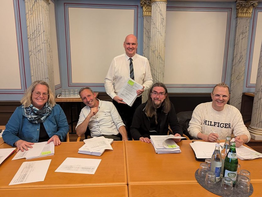 Auszählung der Stimmen zum Bürgerbuget im Hauptausschuss (Foto: Janine Skara) Auszählung der Stimmen zum Bürgerbuget im Hauptausschuss (Foto: Janine Skara)