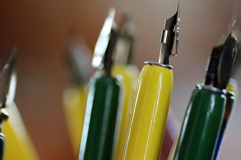 Mit spitzer Feder (Foto: Anna auf Pixabay)