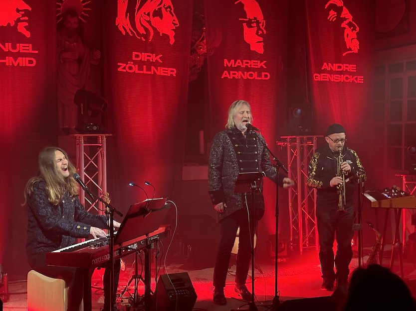 Hohe Intensit&auml;t in der Konzertkirche: Manuel Schmid, Dirk Z&ouml;llner und Marek Arnold in Aktion (Foto: oas)