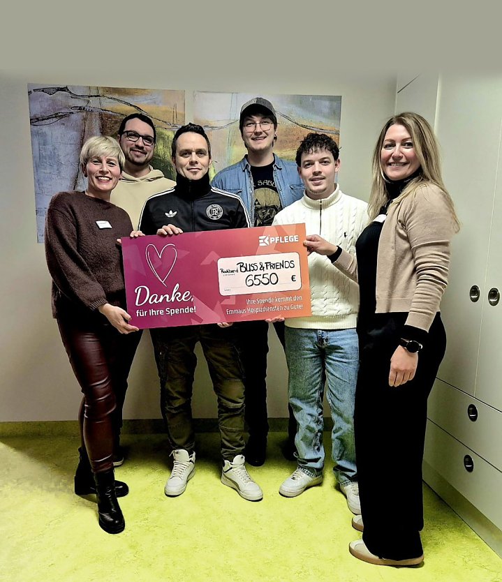 Spenden&uuml;bergabe der Band BLISS an die Emm aus Kinder- und Jugendhospizdienste (Foto: Eichsfeld Klinikum)