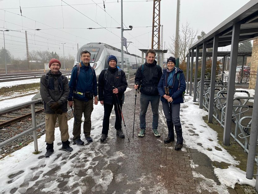 Die Wanderer erreichten den S-Bahnhof in Halle-Neustadt. (Foto: Roy Hartig) Die Wanderer erreichten den S-Bahnhof in Halle-Neustadt. (Foto: Roy Hartig)