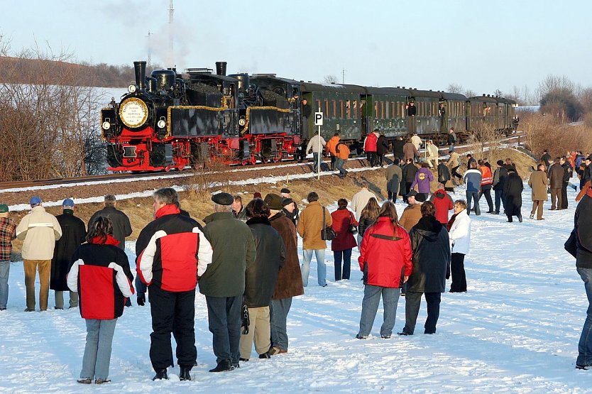 Die erste Lok macht sich auf den Weg nach Quedlinburg. (Foto: Matthias Bein)