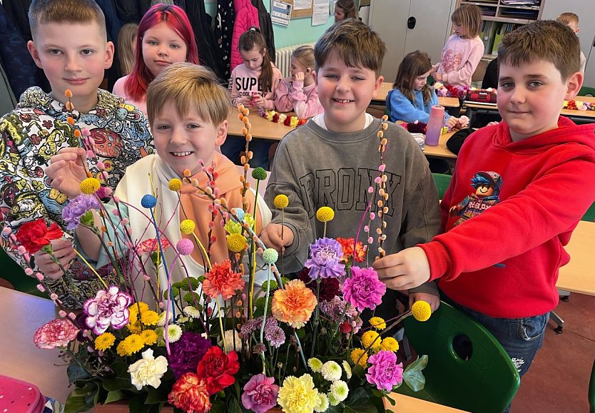 Milow, Matheo, Jakob und Max haben diesen Blumenkasten gestaltet.  (Foto: ssc)
