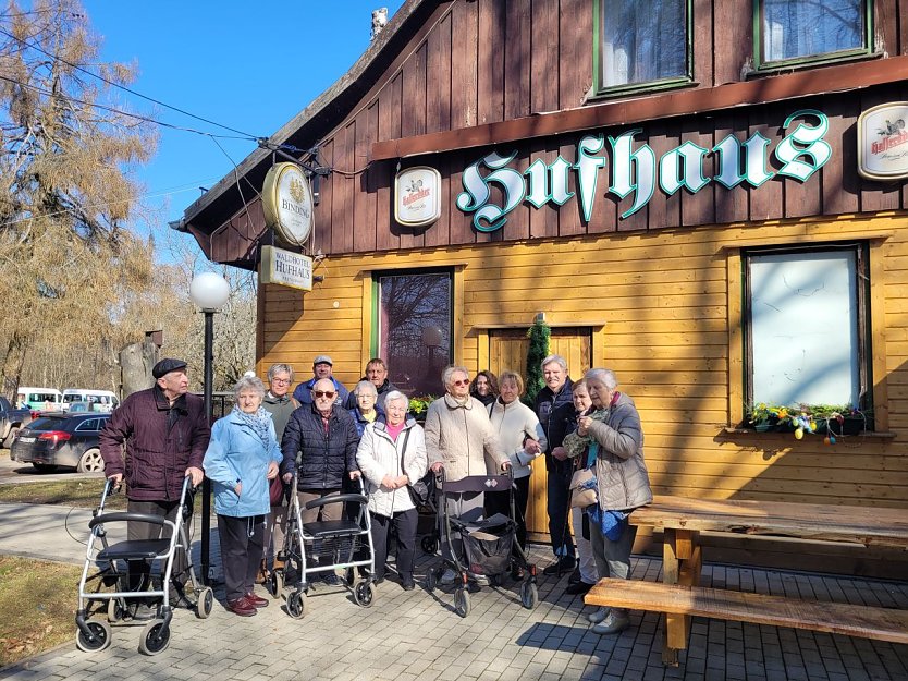 Die G&auml;ste der Tagespflege am Hufhaus (Foto: Anja Wybranietz )