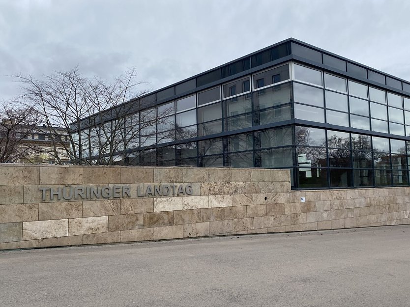 Auch der Th&uuml;ringer Landtag stand auf der Liste der Wandergruppe.  (Foto: Wolfgang Lehmann)