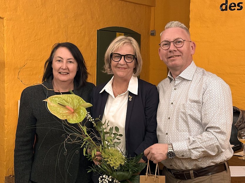 Vorsitzende: Kathrin G&ouml;pffarth, Erster Stellvertreter: Oliver W&ouml;nnmann, Zweite Stellvertreterin: Susanne Hinsching (links) (Foto: F&ouml;rderverein)