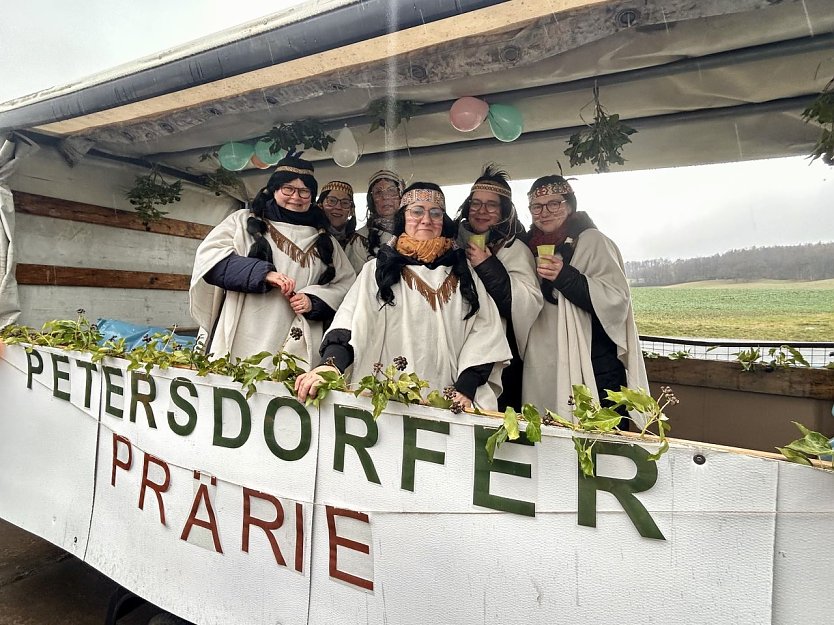 Viele Teilnehmer unterst&uuml;tzten den Narrenumzug. (Foto: Sophia Gerlach )