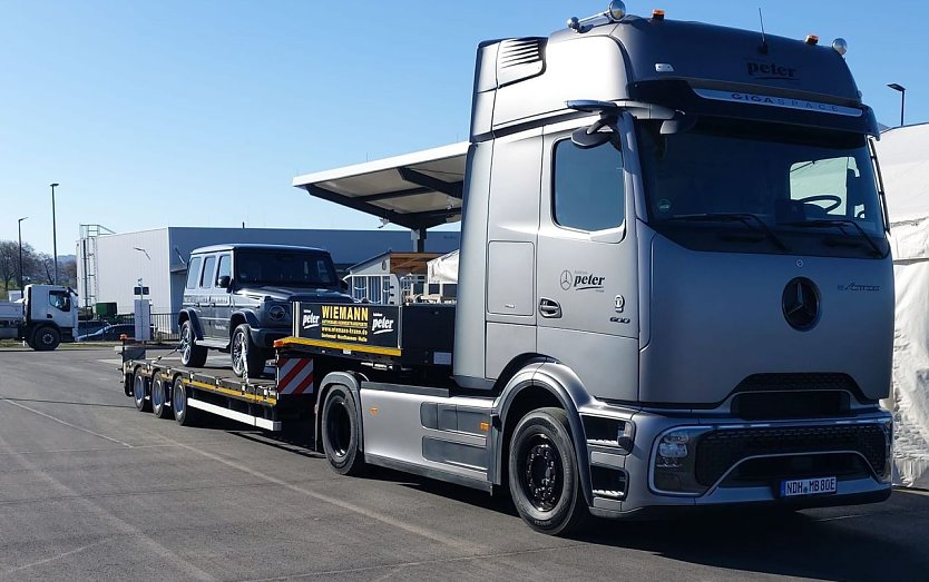 Auch die "Giganten der Landstra&szlig;en" waren zur Er&ouml;ffnung aufgefahren (Foto: P. Panse)